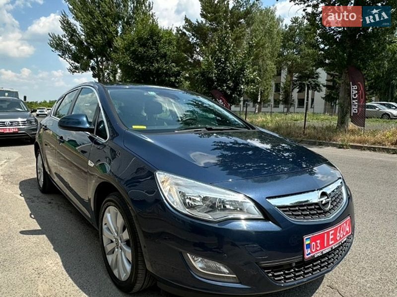 Хэтчбек Opel Astra 2010 в Луцке