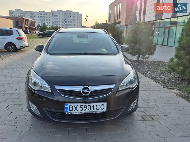 Opel Astra 2011