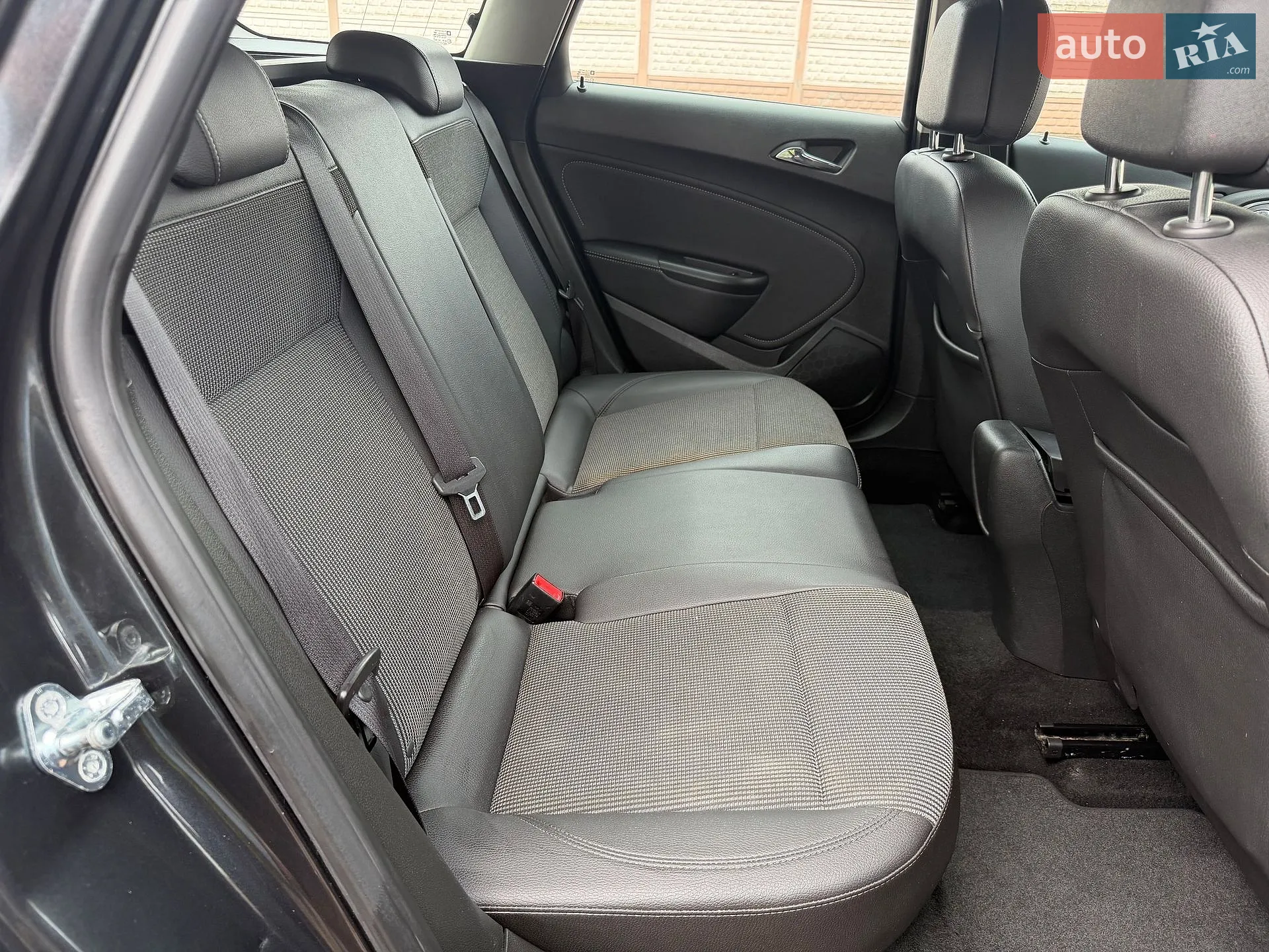 2013 Opel Astra - мініатюра 131