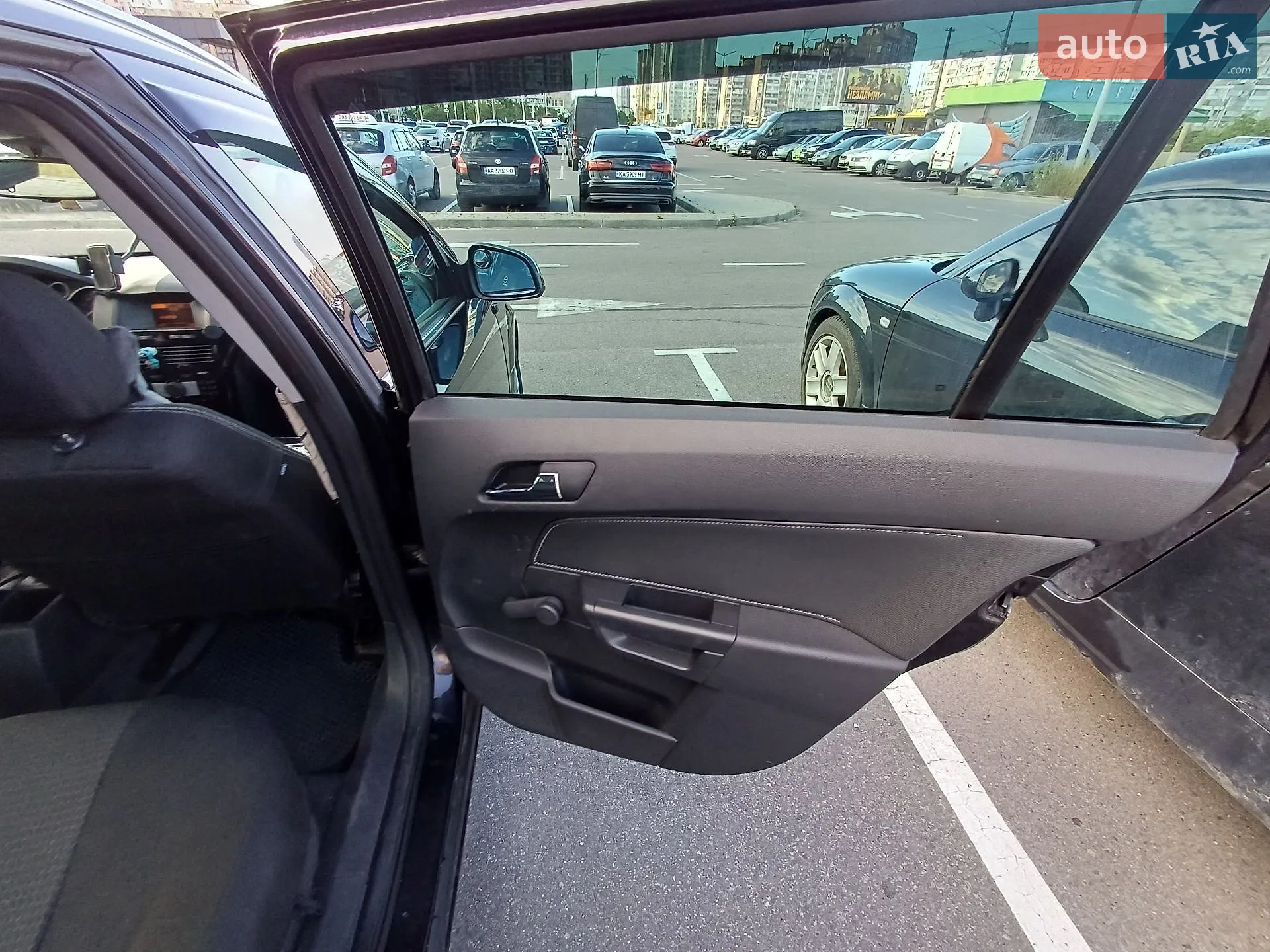 2010 Opel Astra - мініатюра 18