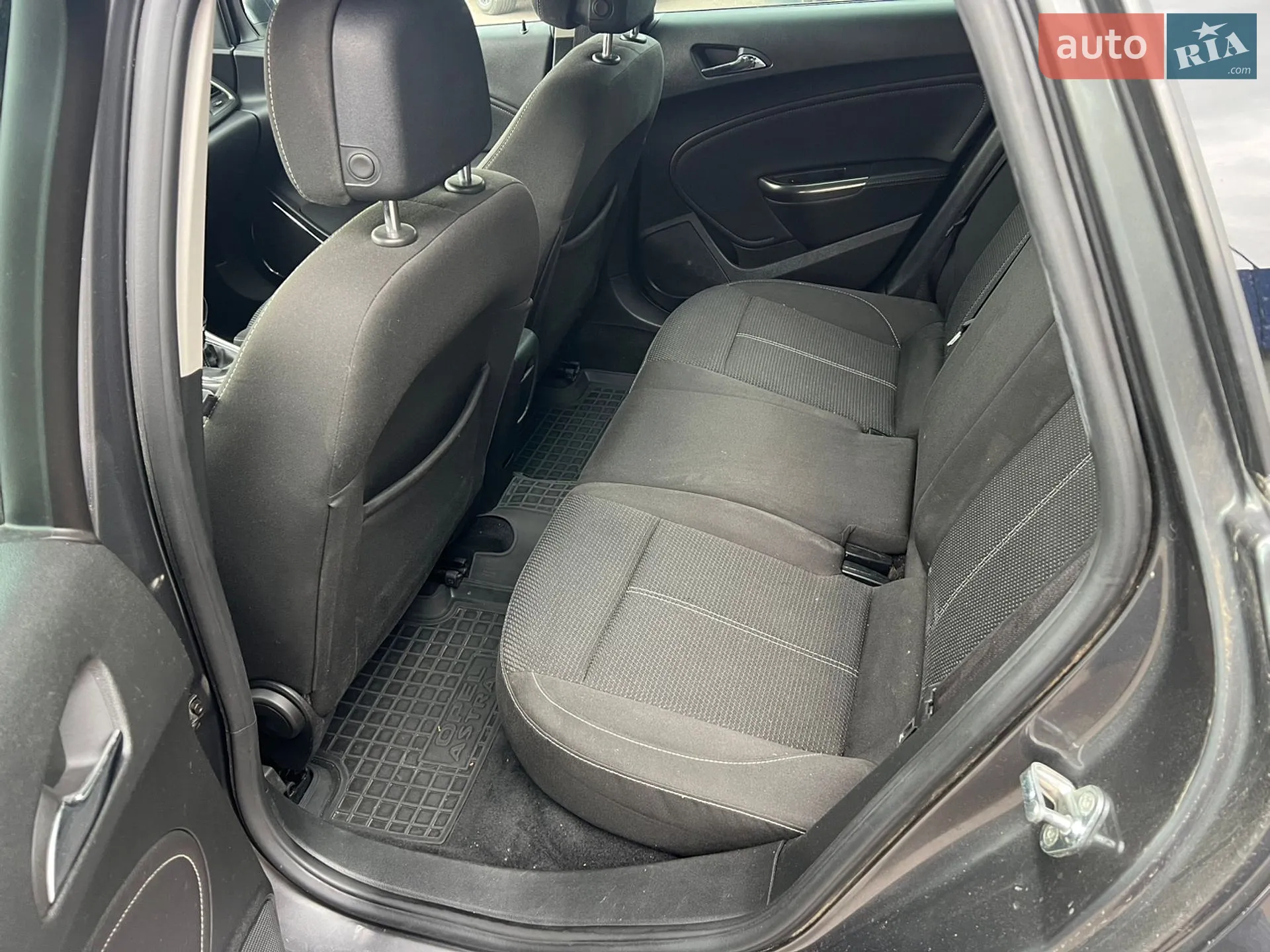 2011 Opel Astra - мініатюра 9