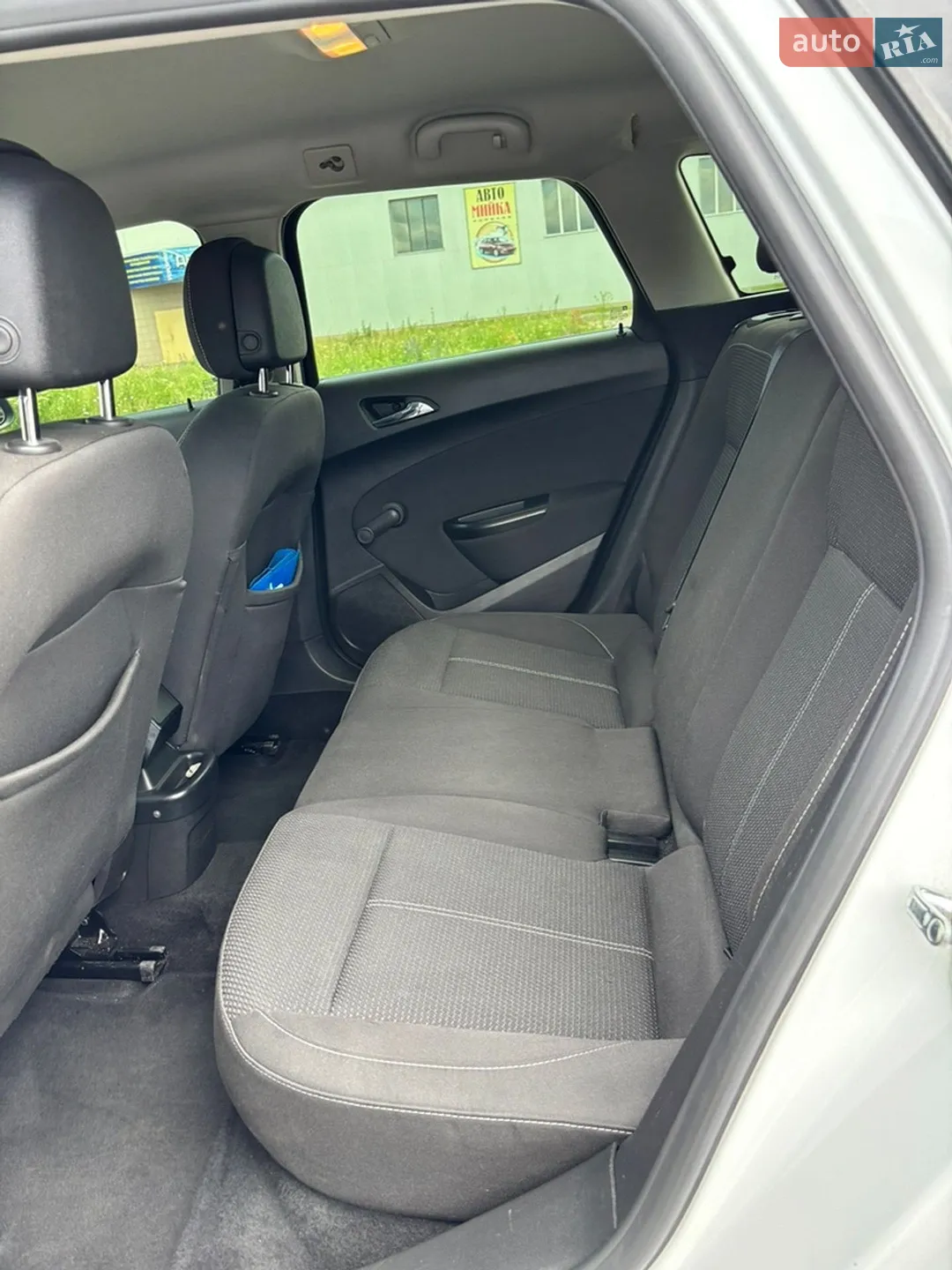 2011 Opel Astra - мініатюра 11