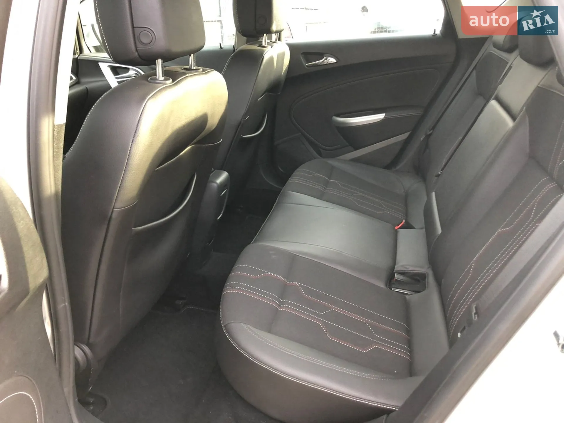 2012 Opel Astra - мініатюра 35