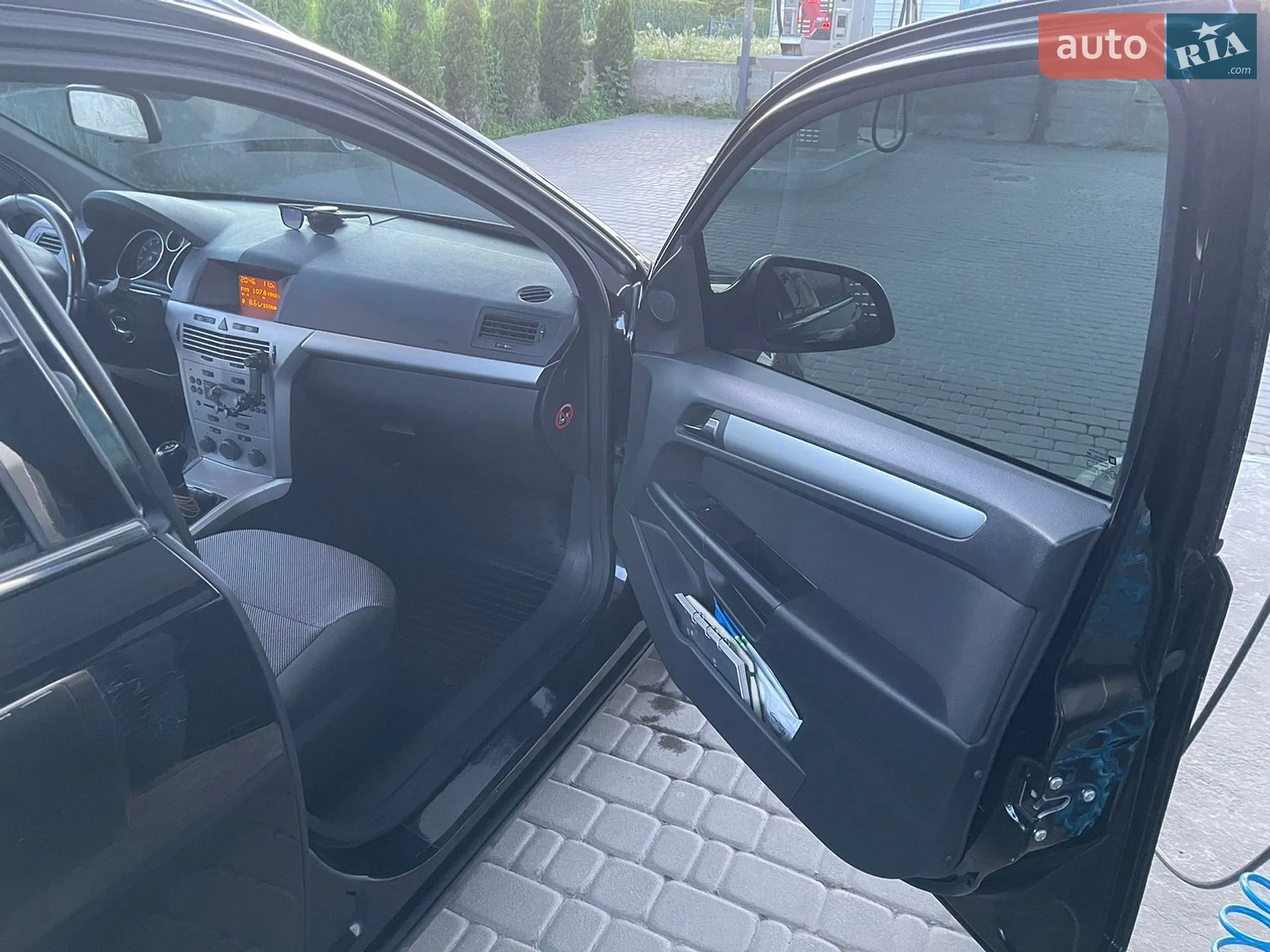 2010 Opel Astra - мініатюра 11
