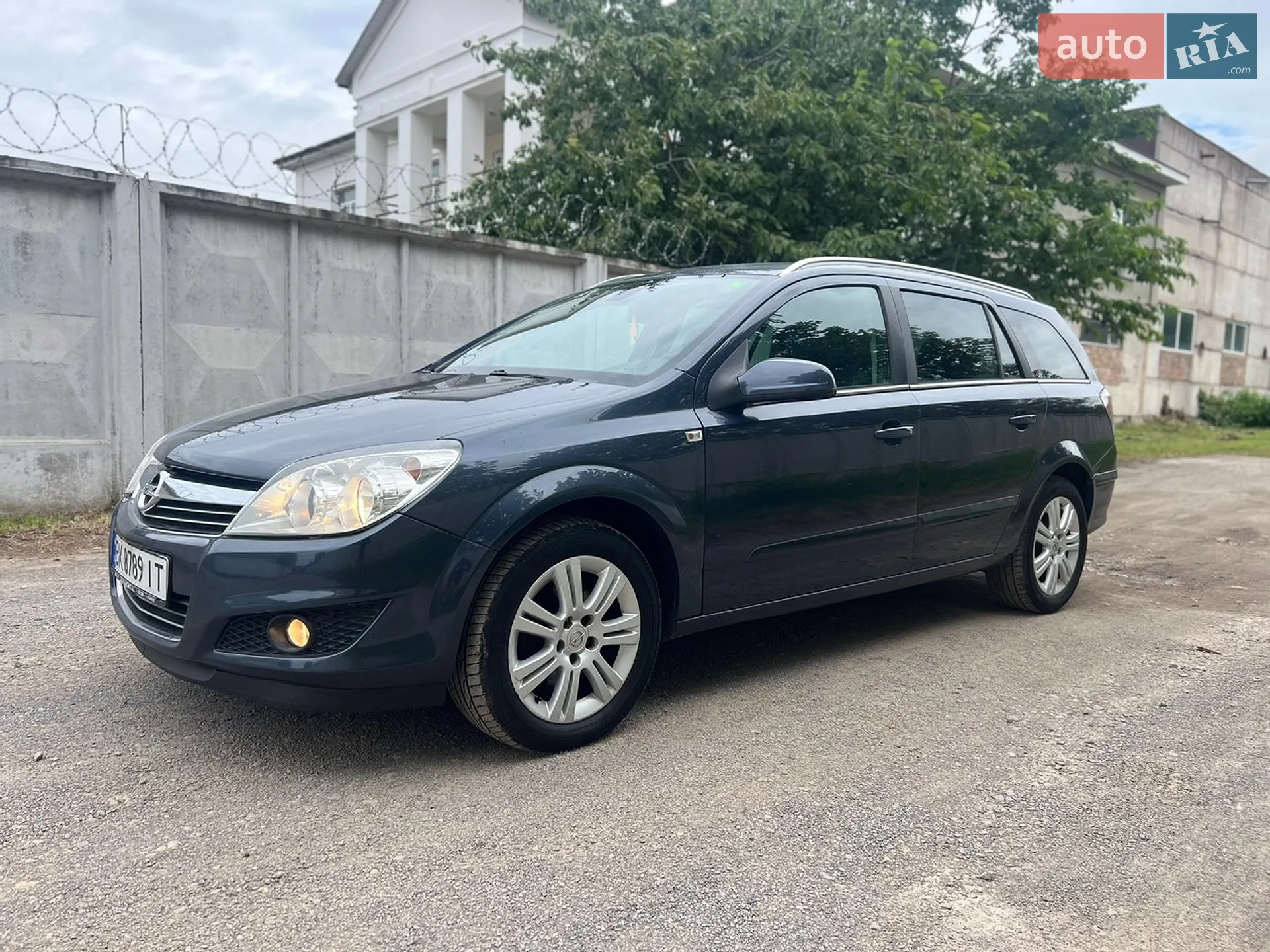2010 Opel Astra - мініатюра 2