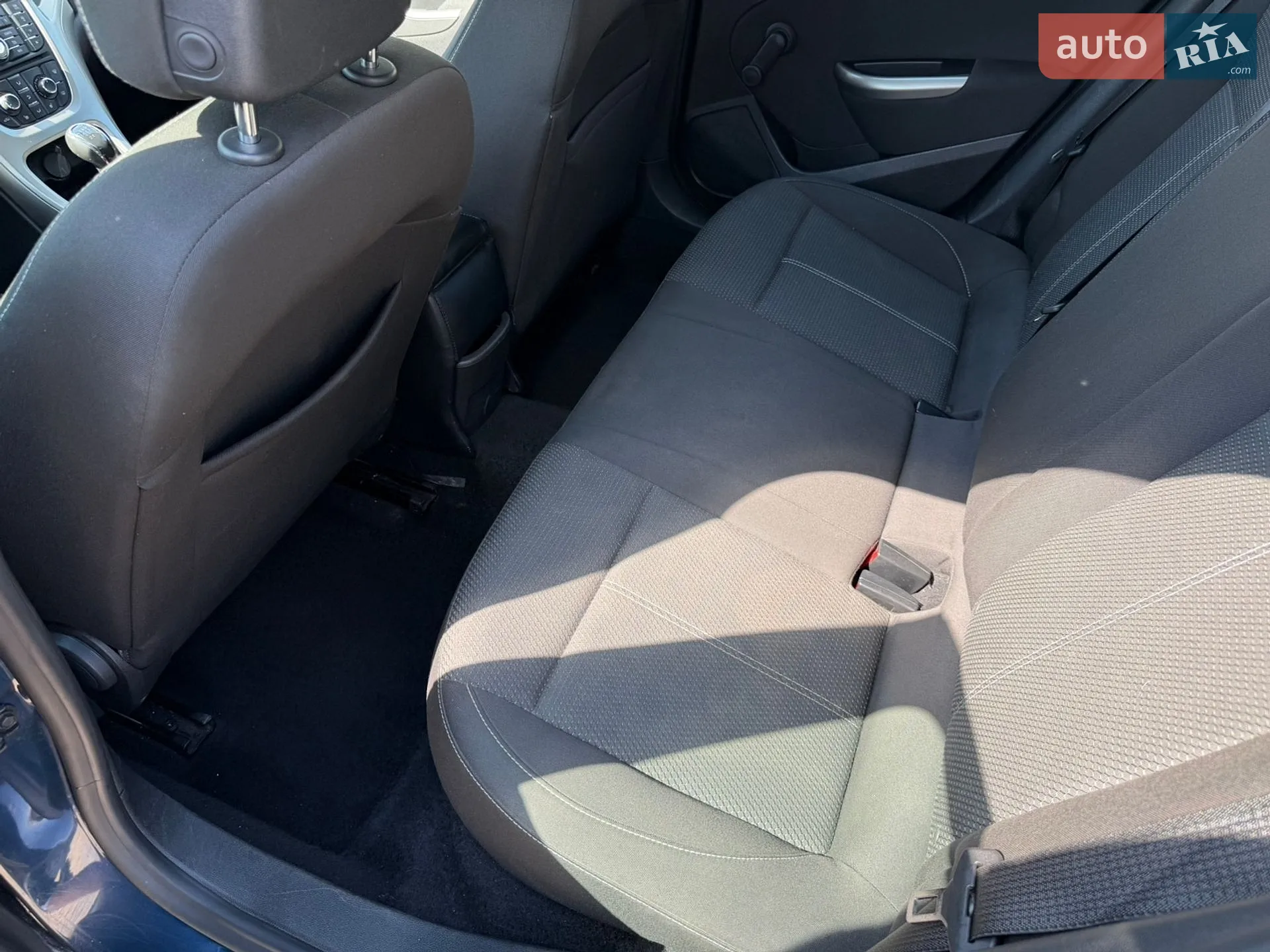 2010 Opel Astra - мініатюра 31