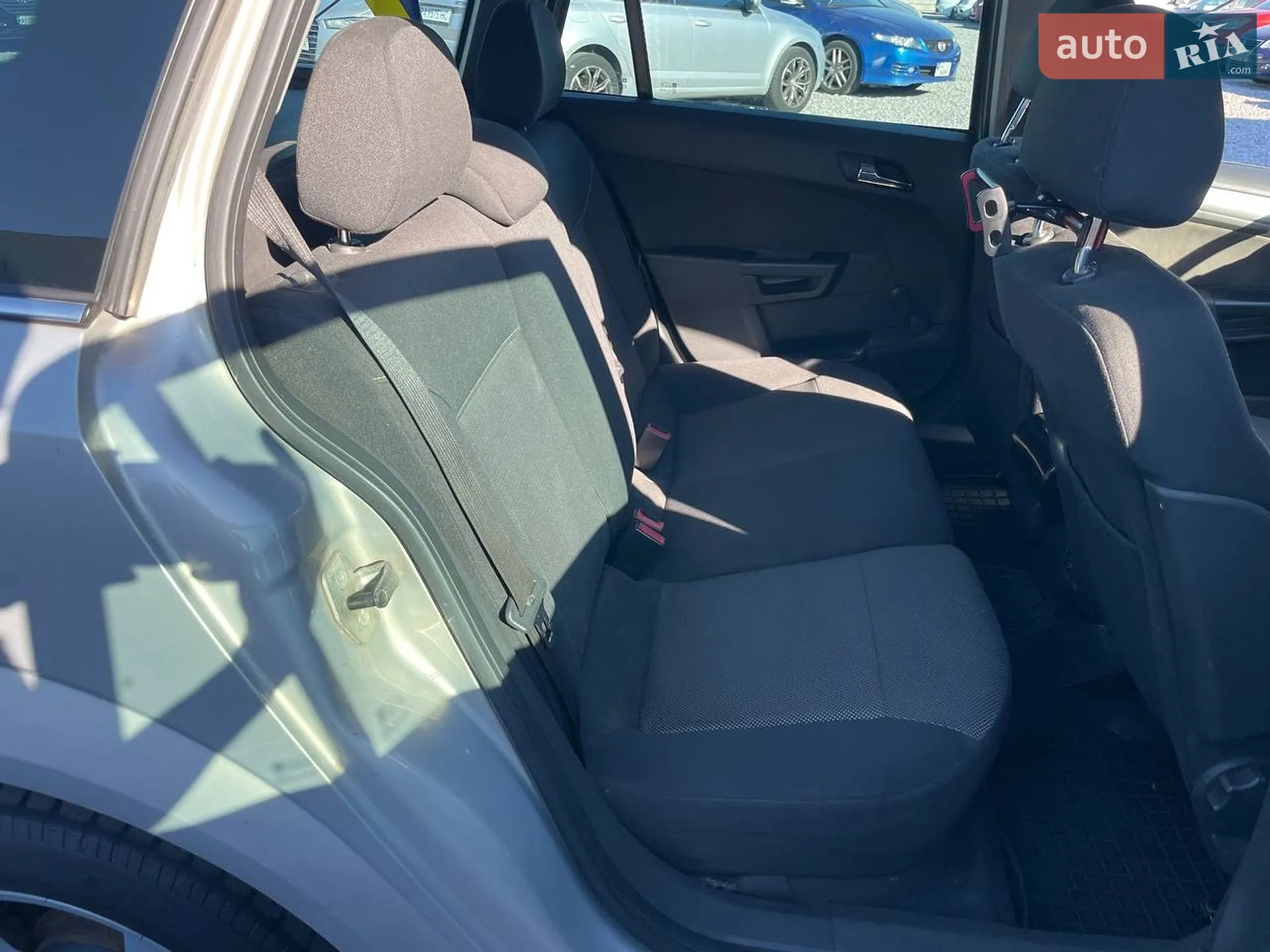 2010 Opel Astra - мініатюра 12