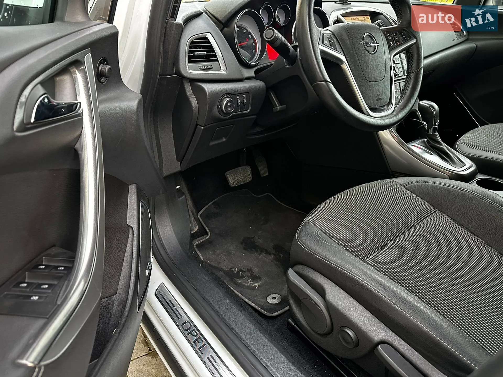 2012 Opel Astra - мініатюра 27
