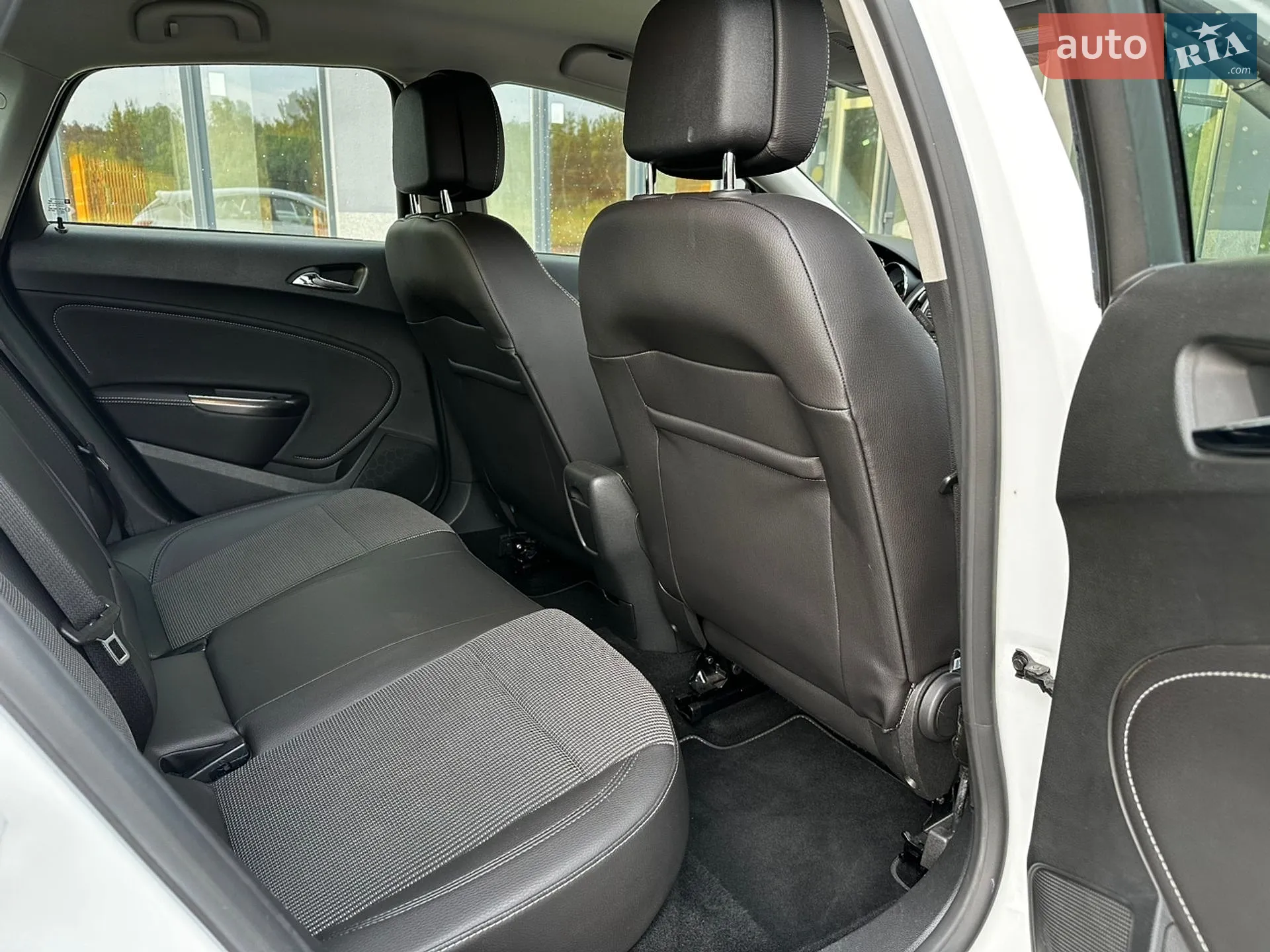 2012 Opel Astra - мініатюра 34