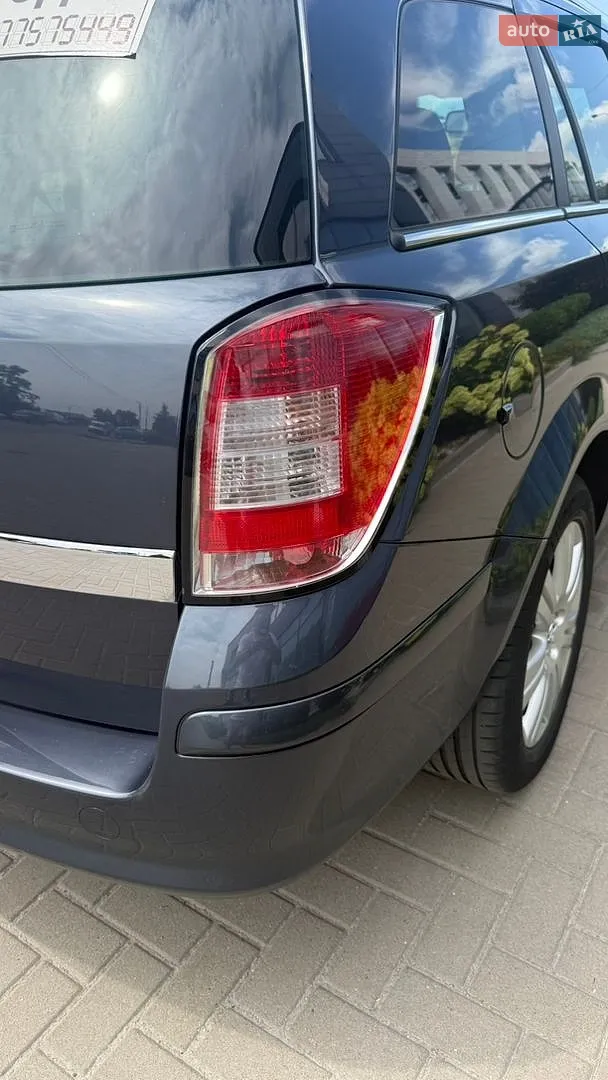 2010 Opel Astra - мініатюра 7