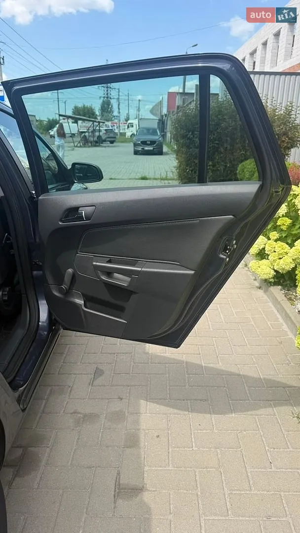 2010 Opel Astra - мініатюра 40