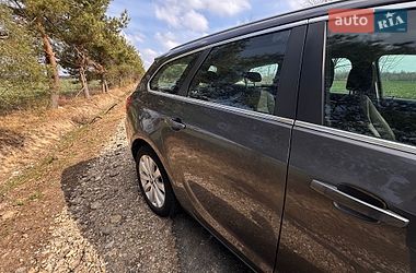 Универсал Opel Astra 2011 в Стрые