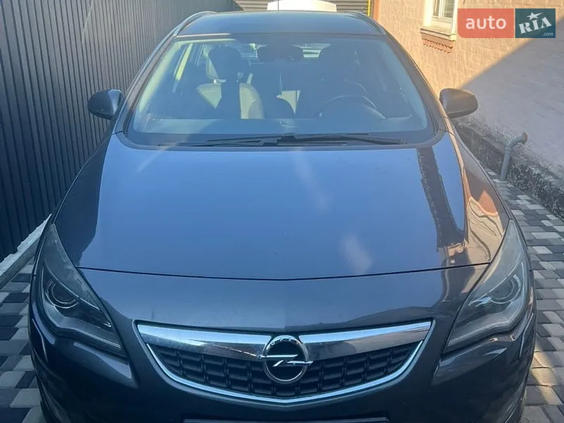 Opel Astra 2011