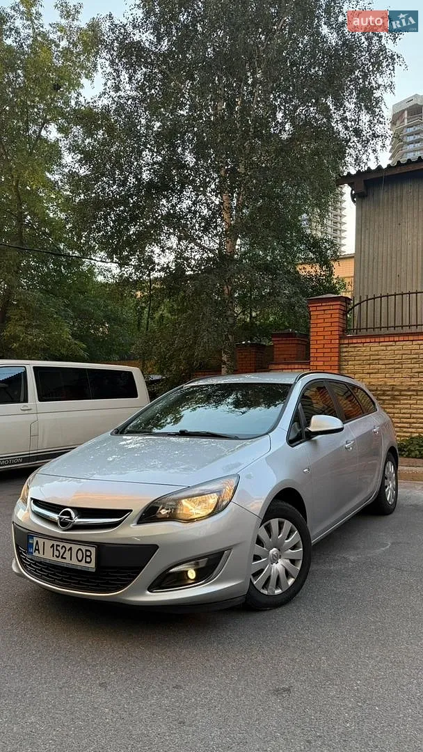 2012 Opel Astra - фото 1