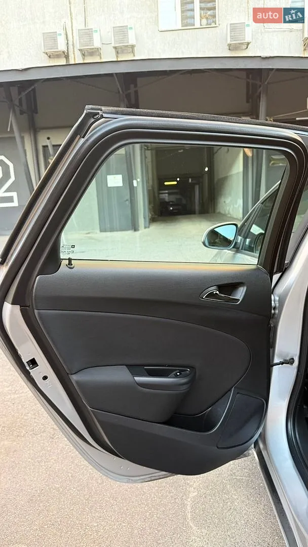 2012 Opel Astra - мініатюра 18