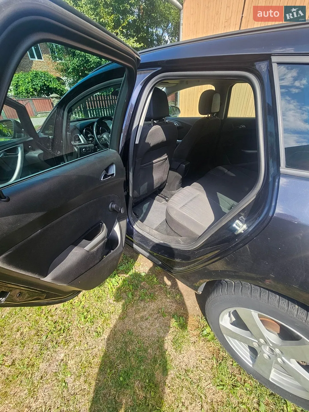 2011 Opel Astra - мініатюра 10