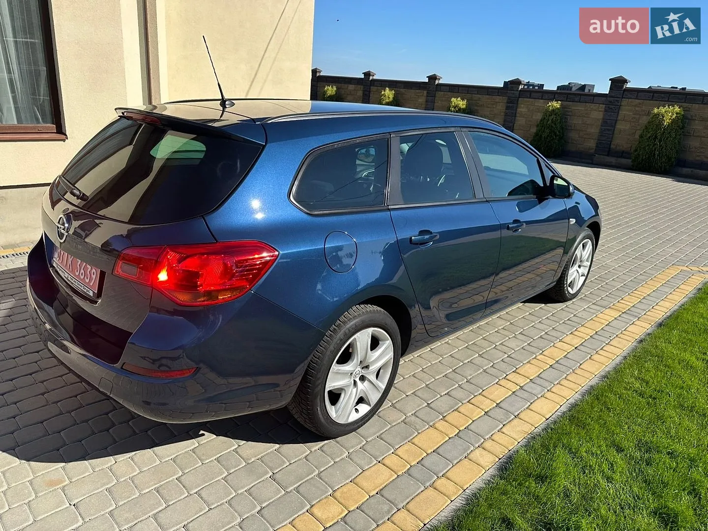 2011 Opel Astra - мініатюра 11