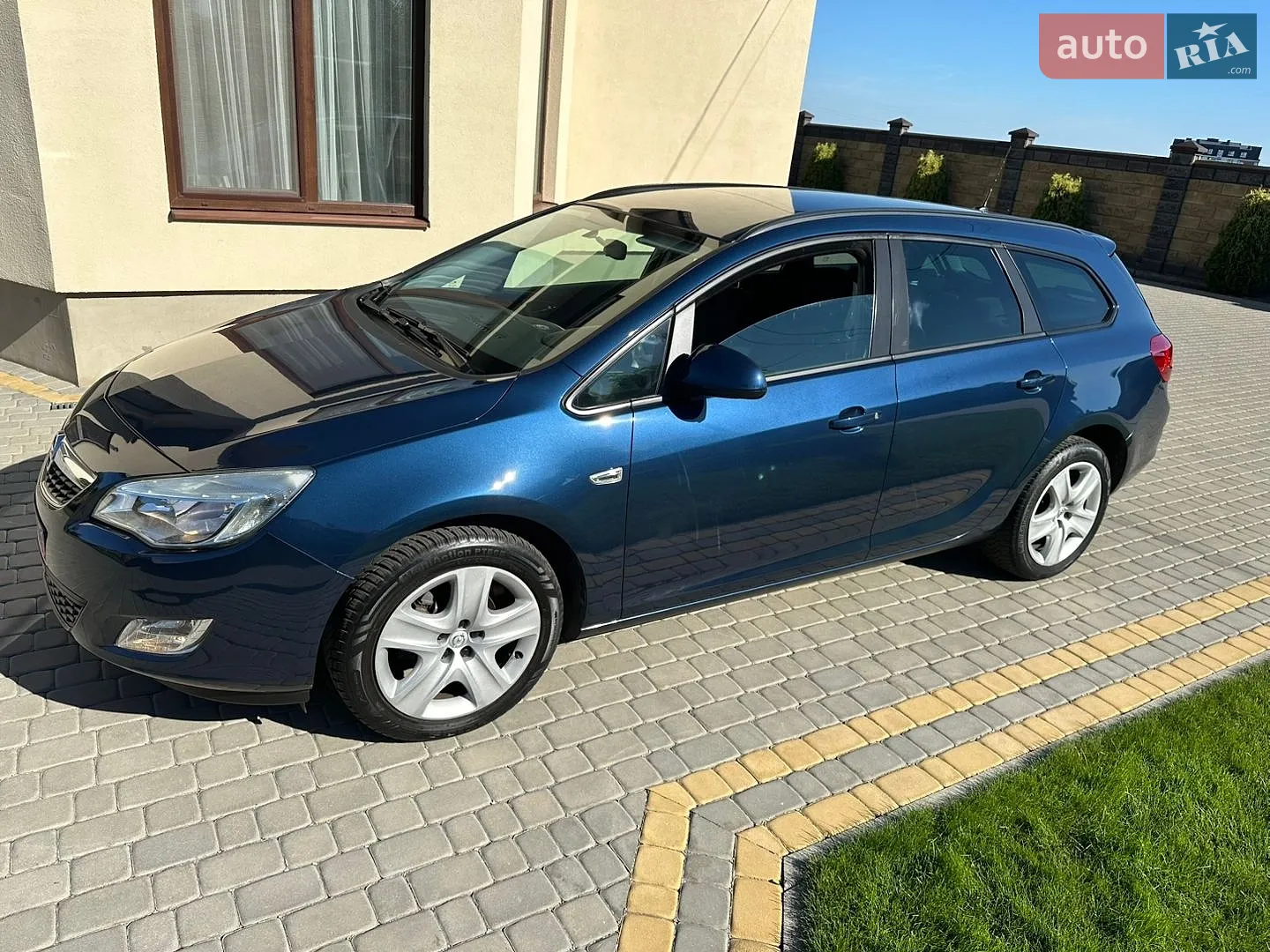 2011 Opel Astra - мініатюра 10