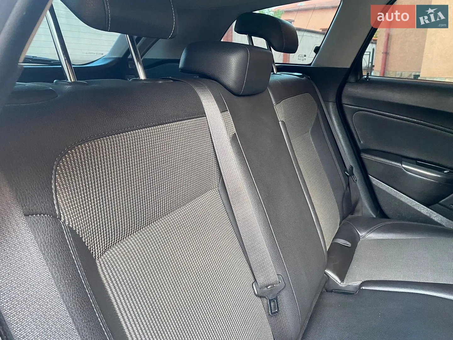 2012 Opel Astra - мініатюра 28