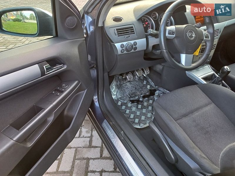 Універсал Opel Astra 2007 в Самборі