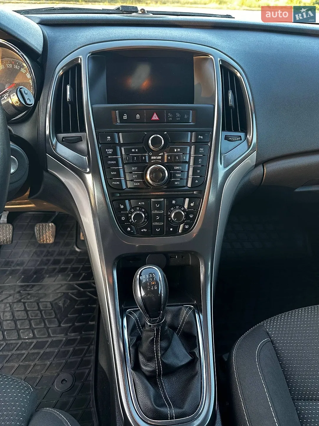 2011 Opel Astra - мініатюра 21