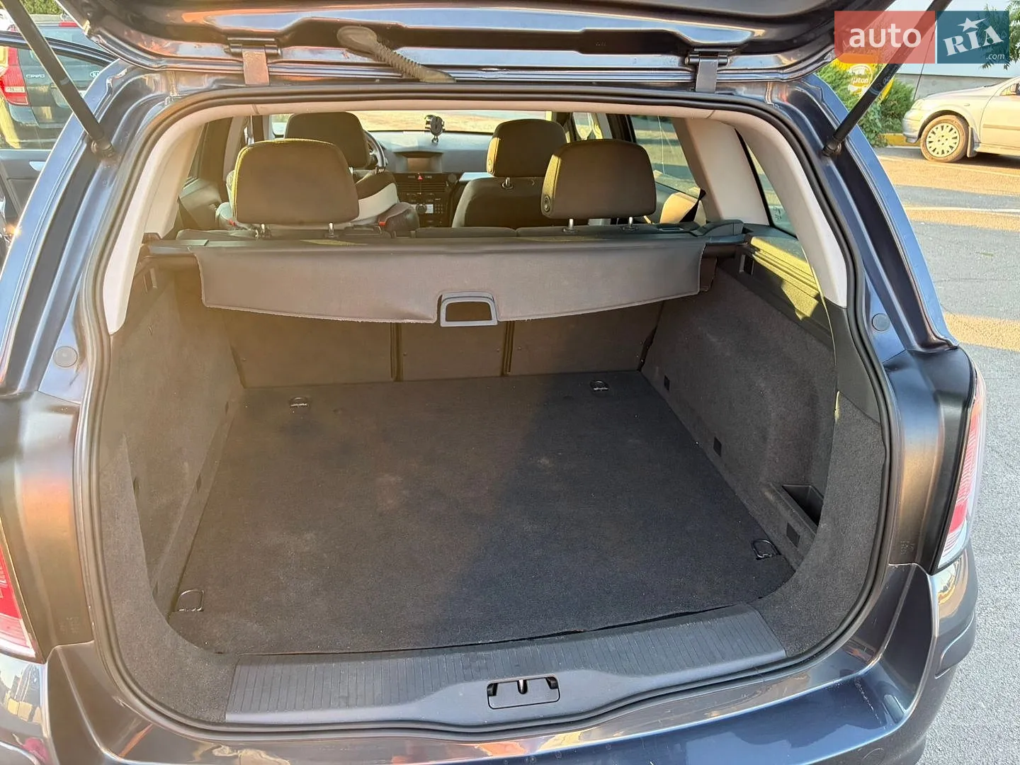 2010 Opel Astra - мініатюра 8