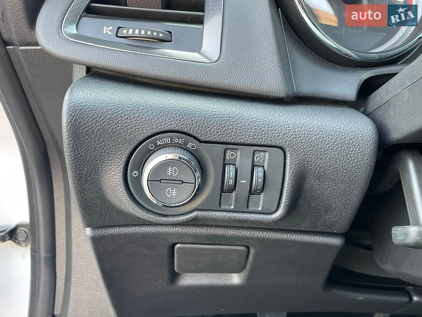 2011 Opel Astra - мініатюра 62