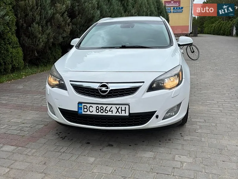 Opel Astra 2011