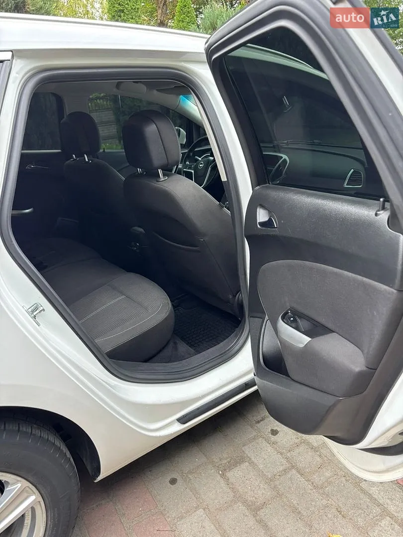2011 Opel Astra - мініатюра 11