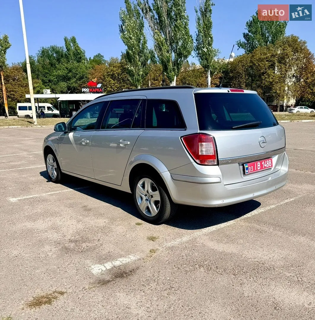 2010 Opel Astra - мініатюра 9