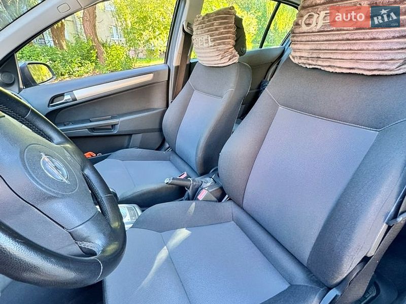 Хэтчбек Opel Astra 2008 в Черновцах