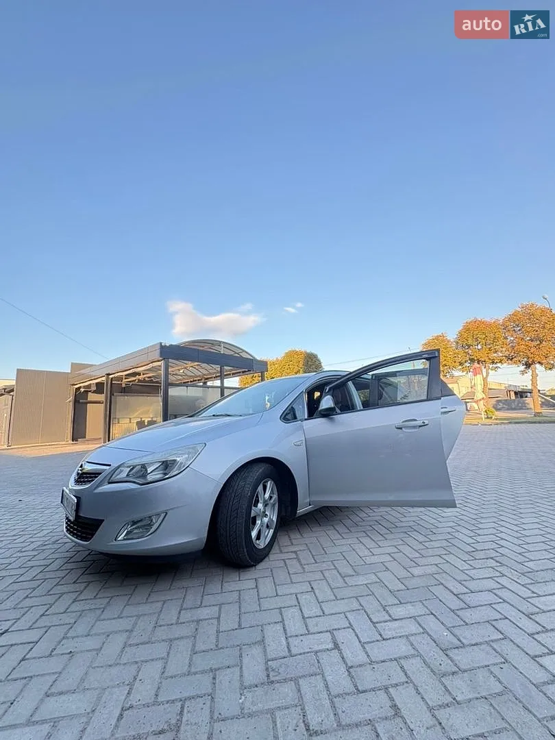 2011 Opel Astra - мініатюра 2