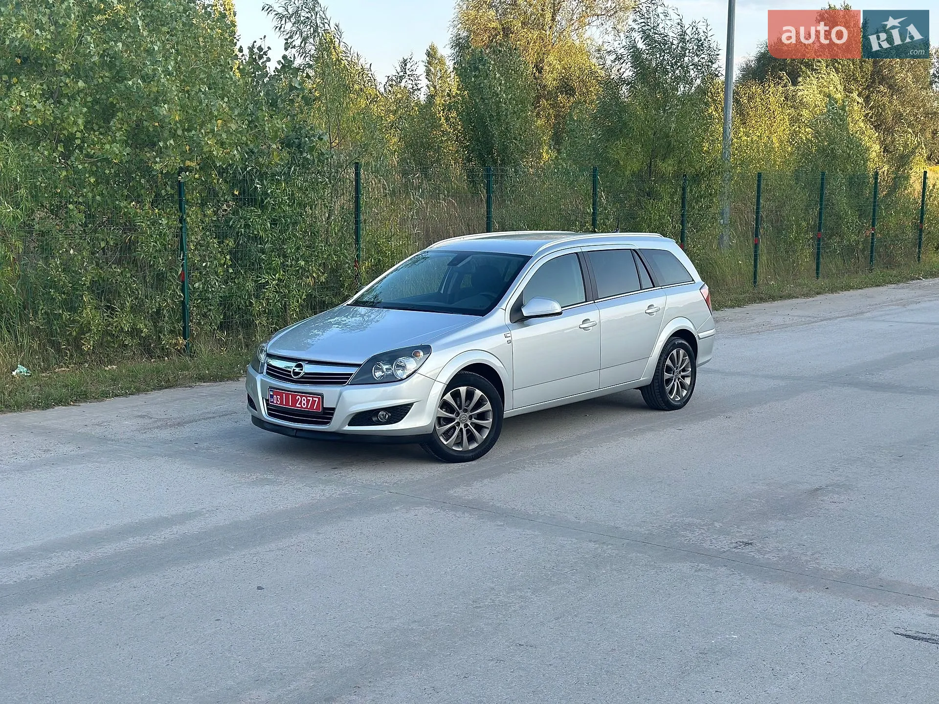 2010 Opel Astra - фото 1