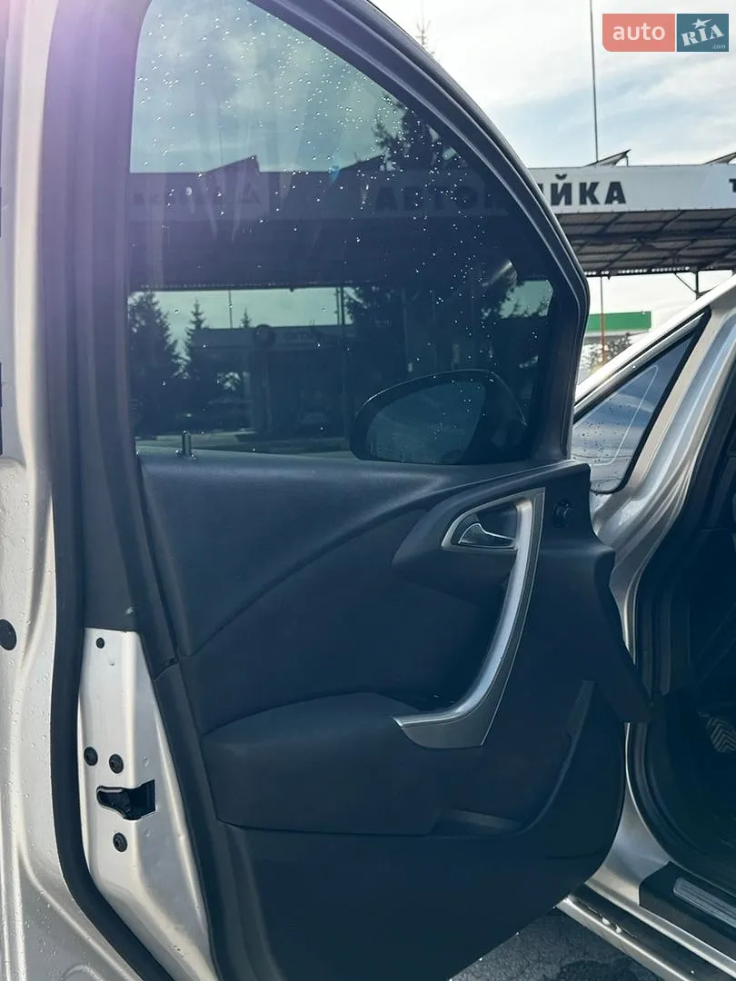 2010 Opel Astra - мініатюра 11