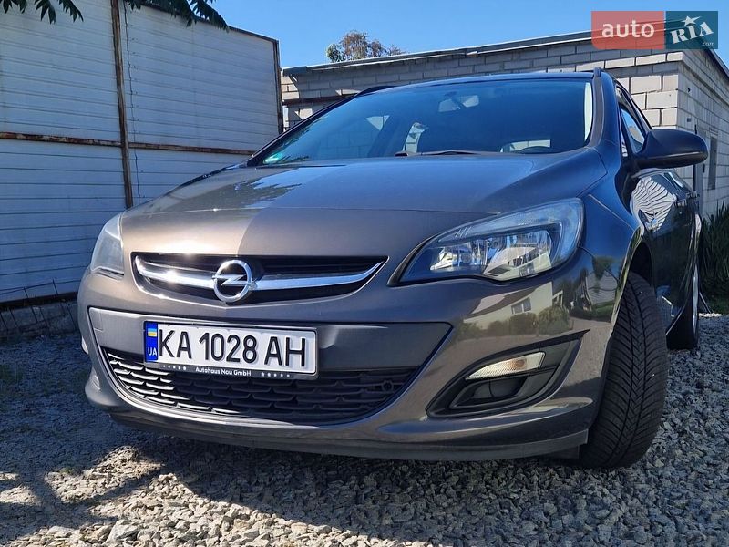 Универсал Opel Astra 2015 в Киеве