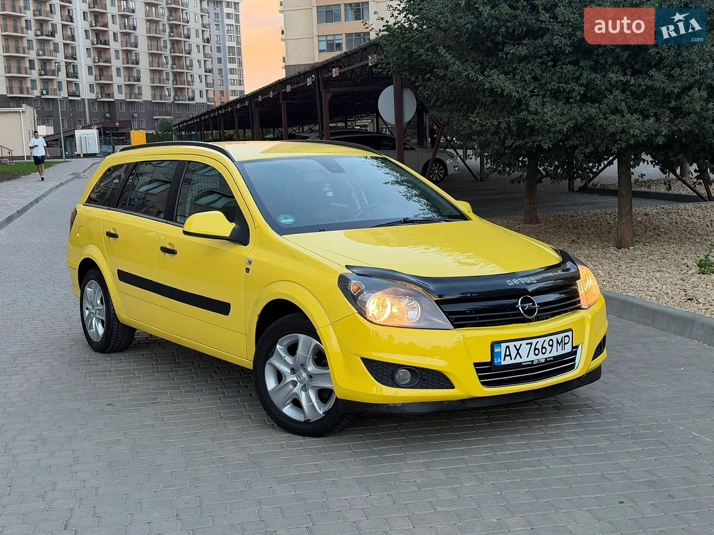 2010 Opel Astra - мініатюра 4