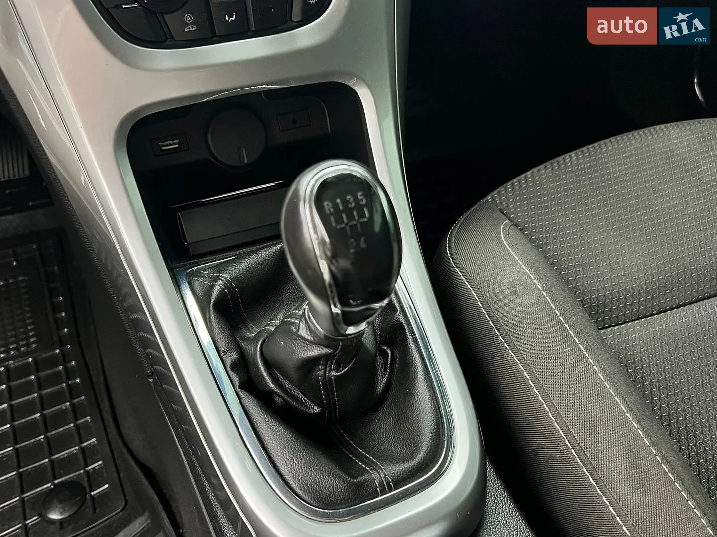 2010 Opel Astra - мініатюра 24