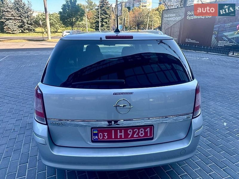 Универсал Opel Astra 2008 в Полтаве