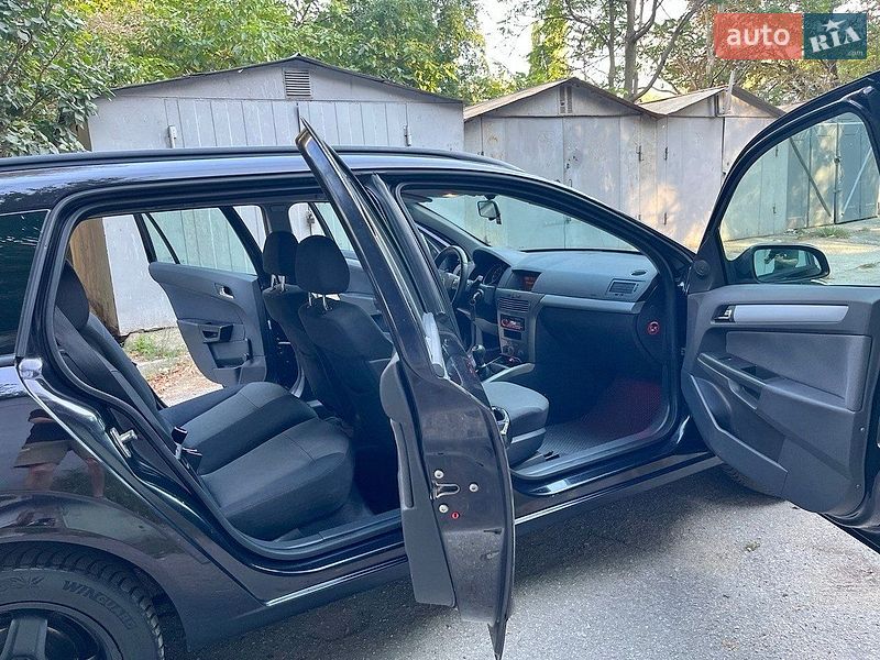 Универсал Opel Astra 2005 в Одессе