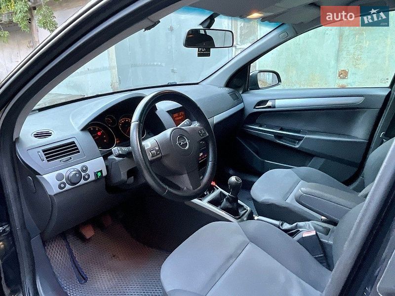 Универсал Opel Astra 2005 в Одессе