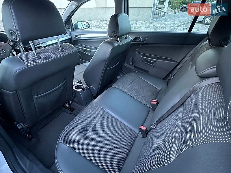 Універсал Opel Astra 2008 в Березному
