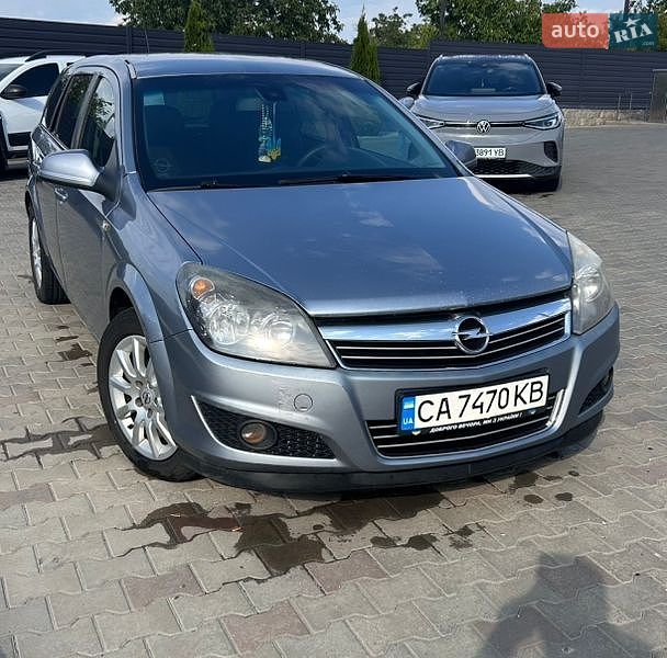 Универсал Opel Astra 2010 в Маньковке