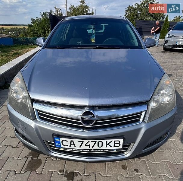 Универсал Opel Astra 2010 в Маньковке