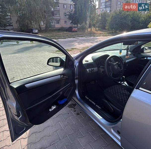 Универсал Opel Astra 2010 в Маньковке