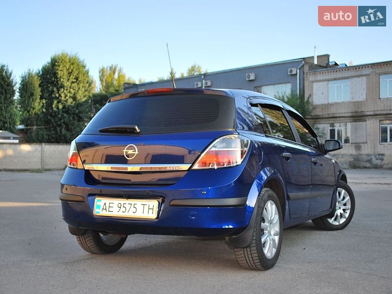 Хэтчбек Opel Astra 2008 в Кривом Роге