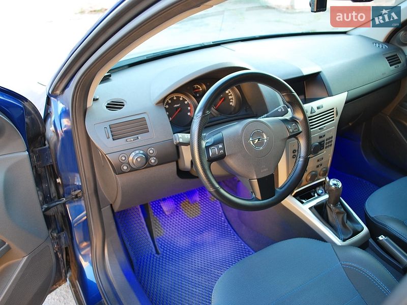 Хэтчбек Opel Astra 2008 в Кривом Роге