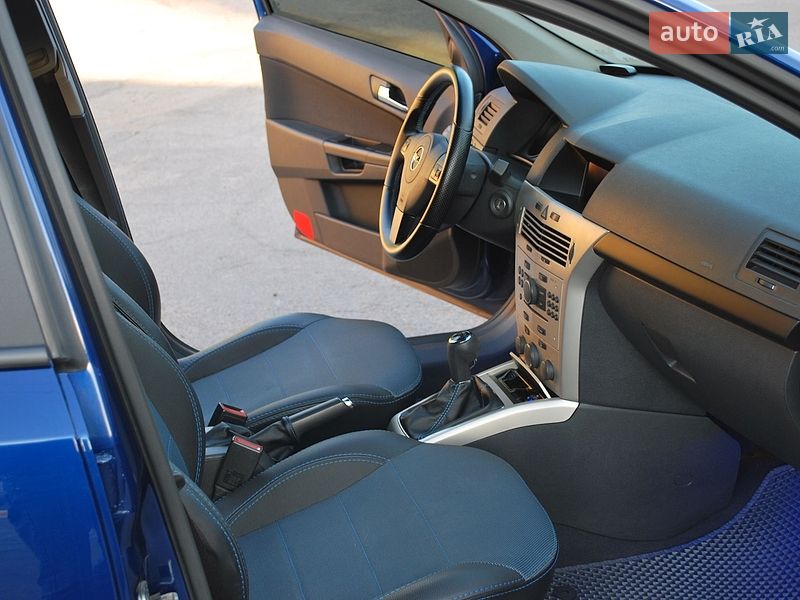 Хэтчбек Opel Astra 2008 в Кривом Роге