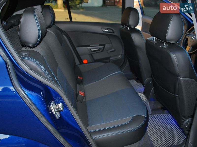 Хэтчбек Opel Astra 2008 в Кривом Роге