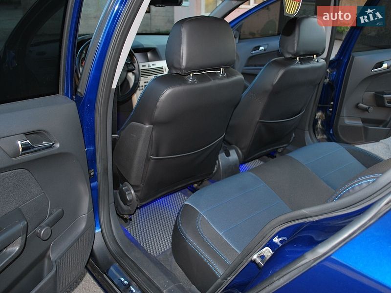 Хэтчбек Opel Astra 2008 в Кривом Роге