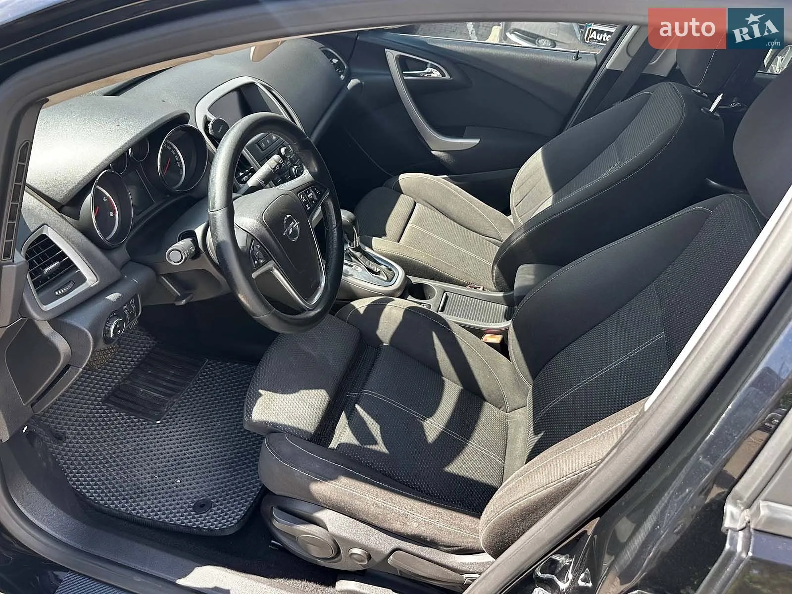 2011 Opel Astra - мініатюра 18
